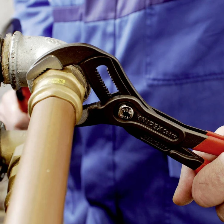 KNIPEX Cobra 87 03 125 – kompaktowe szczypce do chwytania rur i złączek