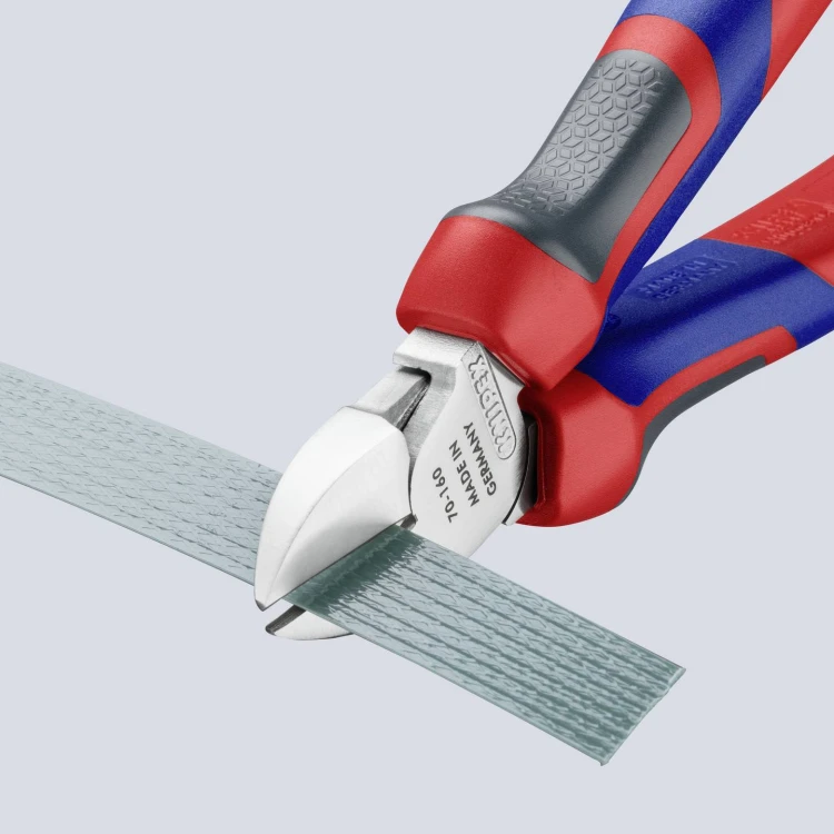 KNIPEX 70 05 160 – zastosowanie szczypiec bocznych do cięcia płaskiego elementu