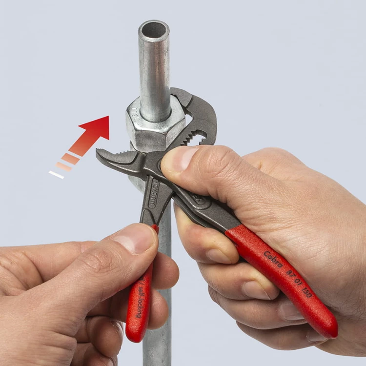 16-stopniowa regulacja szczypiec KNIPEX Cobra 87 01 150 zapewniająca dokładne ustawienie rozstawu szczęk