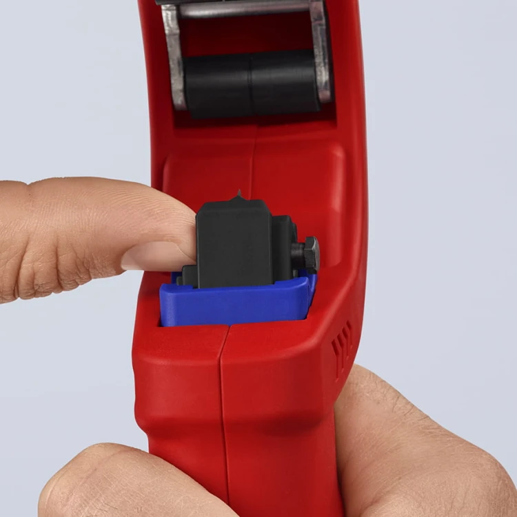 Ostrze tnące KNIPEX DP50 90 23 01 BK wykonane ze stali łożyskowej zapewniające dokładne cięcie rur PVC