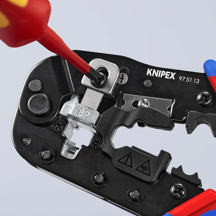 KNIPEX 97 51 13 – oddzielne miejsce zaciskania odciążenia przewodu RJ45