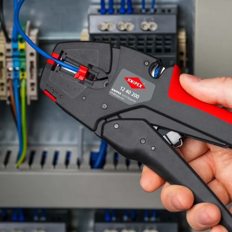 KNIPEX 12 40 200 EvoStrip – ściąganie izolacji podczas prac elektroinstalacyjnych