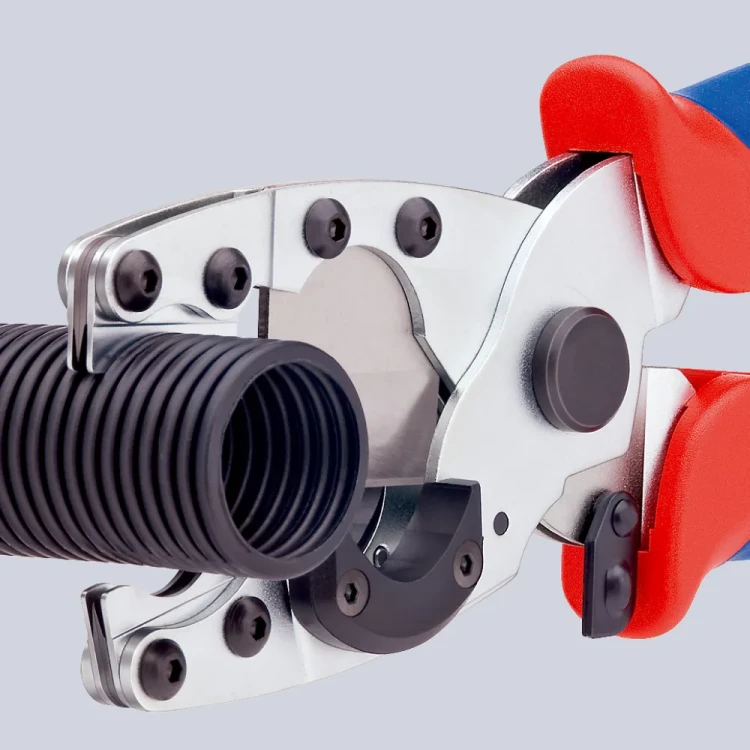KNIPEX 90 25 20 – precyzyjne rozcinanie karbowanej osłony instalacyjnej