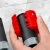 KNIPEX BiX CT56 90 22 10 V01 – dopasowanie obcinaka do rury podczas prac instalacyjnych, z widocznym profilowanym wnętrzem narzędzia.